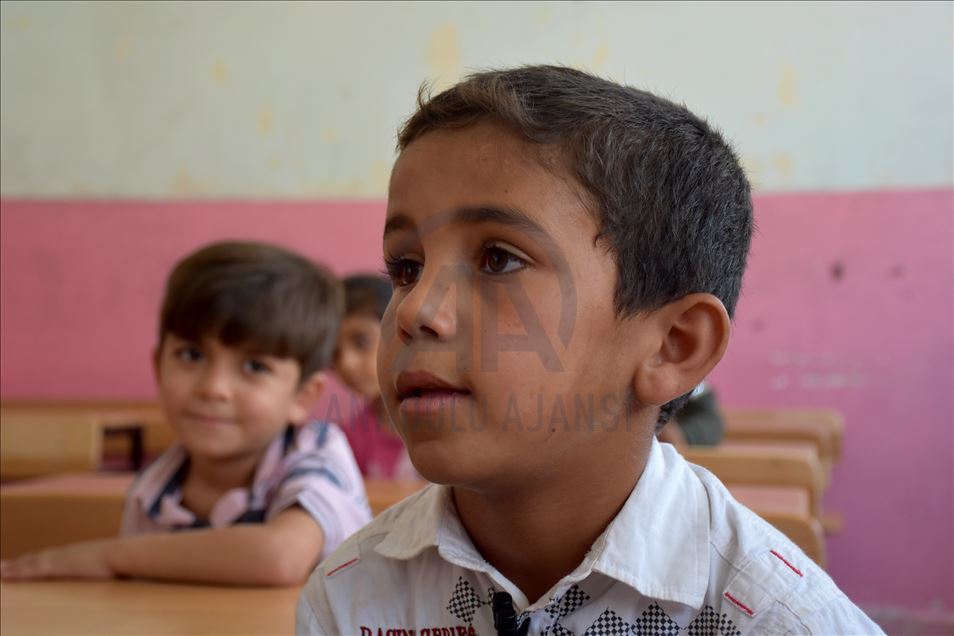 في أجواء وقائية.. بدء العام الدراسي في "نبع السلام" السورية
