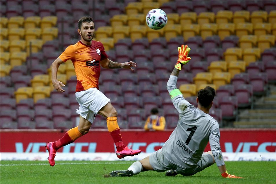 Partido entre el Galatasaray y el Gaziantep FK en la Superliga turca