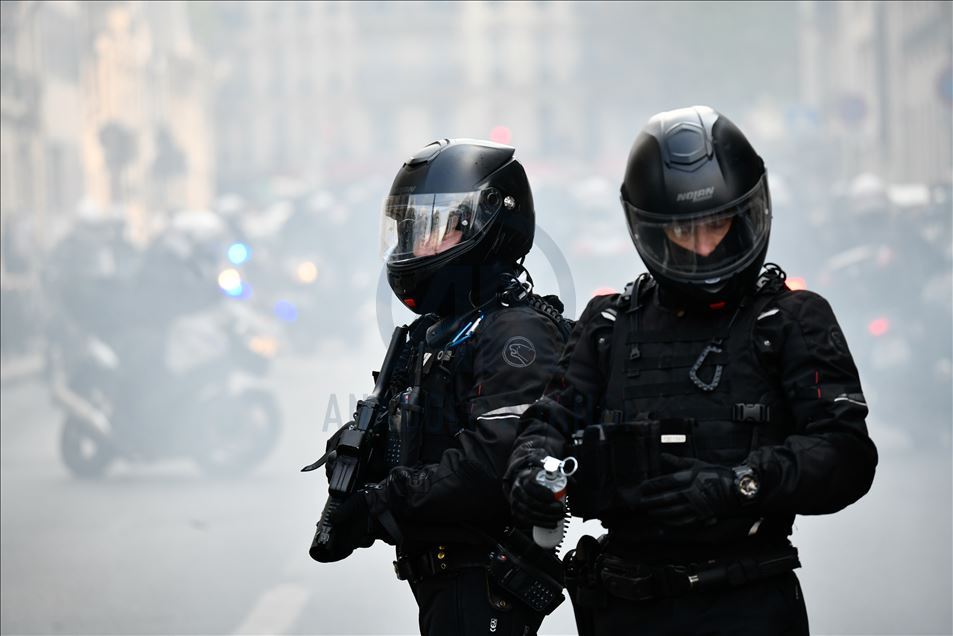 Yellow Vests Protesters gathered in Place Wagram in Paris to demonstrate against the gouvernement plan.