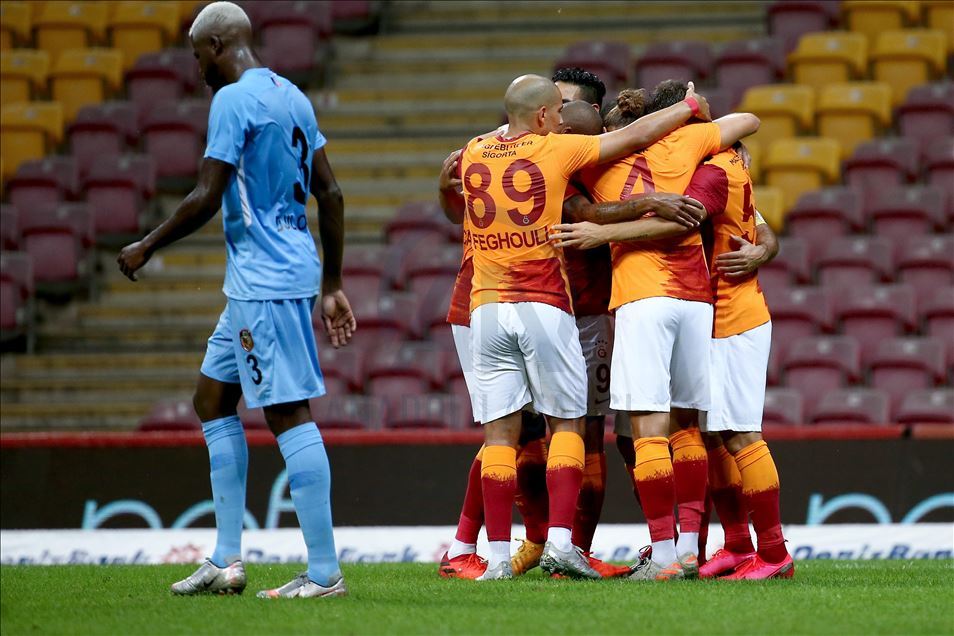 Partido entre el Galatasaray y el Gaziantep FK en la Superliga turca