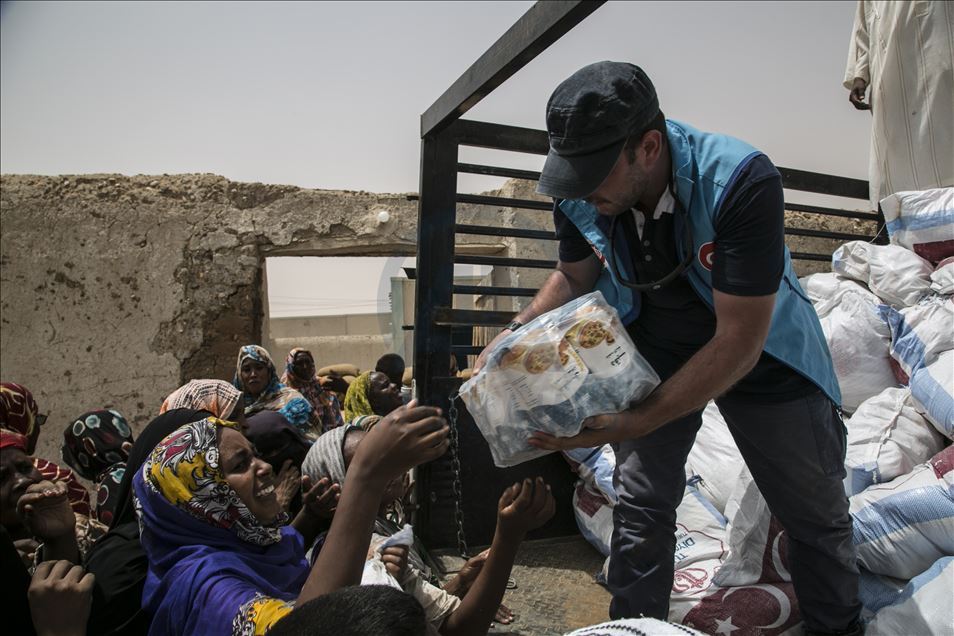 السودان.. "الديانة التركي" يوزع مساعدات على متضرري الفيضان