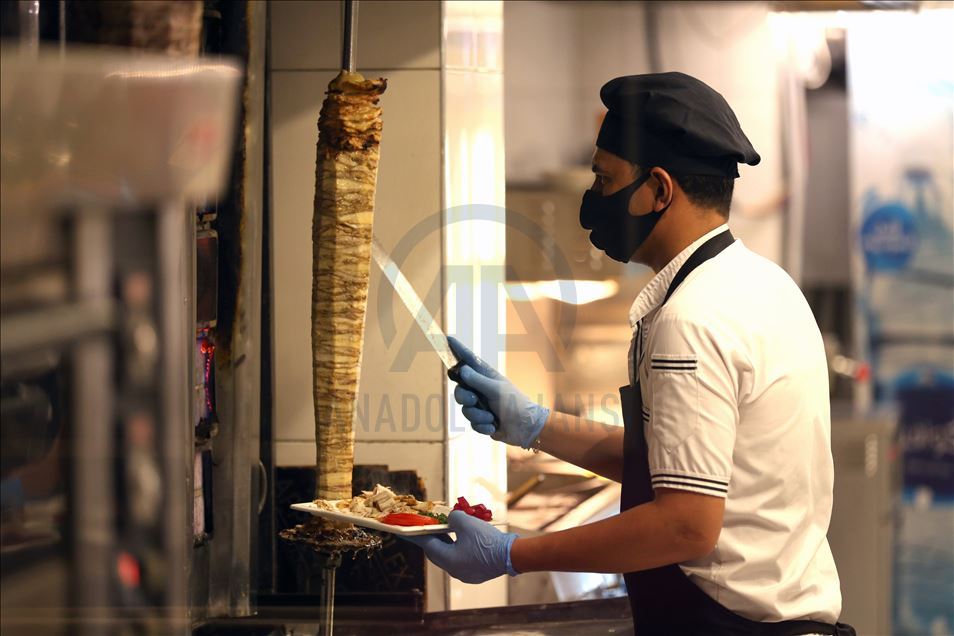 Los restaurantes en Bagdad vuelven a abrir después de siete meses de cierre