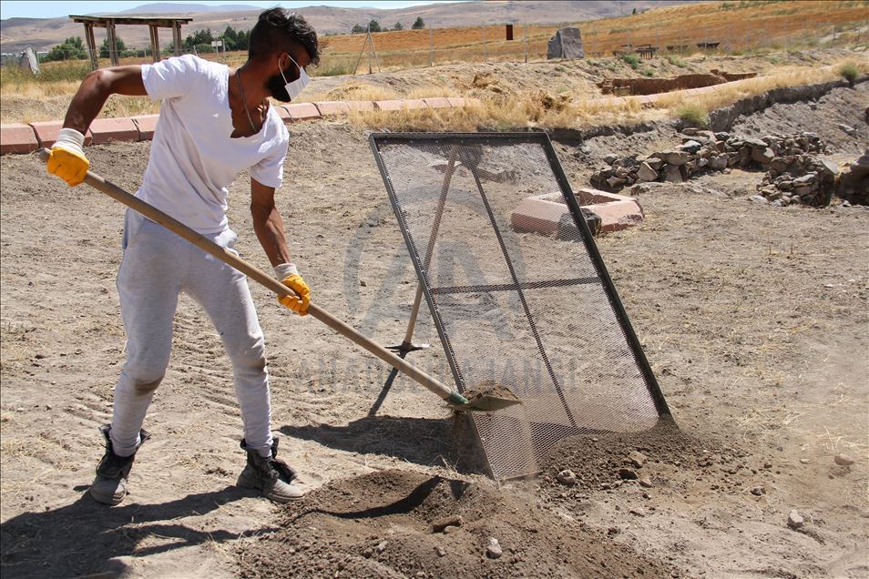 Bir sıtma ilacına karşılık bir çivi yazılı tabletle adı konulan "Kültepe"