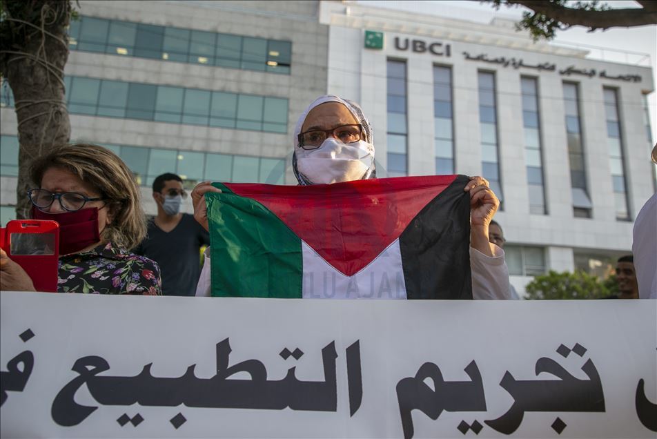 وقفة احتجاجية تونسية: "يا حكام التطبيع.. فلسطين ليست للبيع"