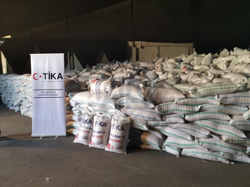 "تيكا" التركية توزع 400 طن من القمح في لبنان
