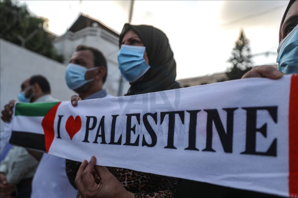 غزة.. وقفات احتجاجية ضد تطبيع الإمارات والبحرين مع إسرائيل
