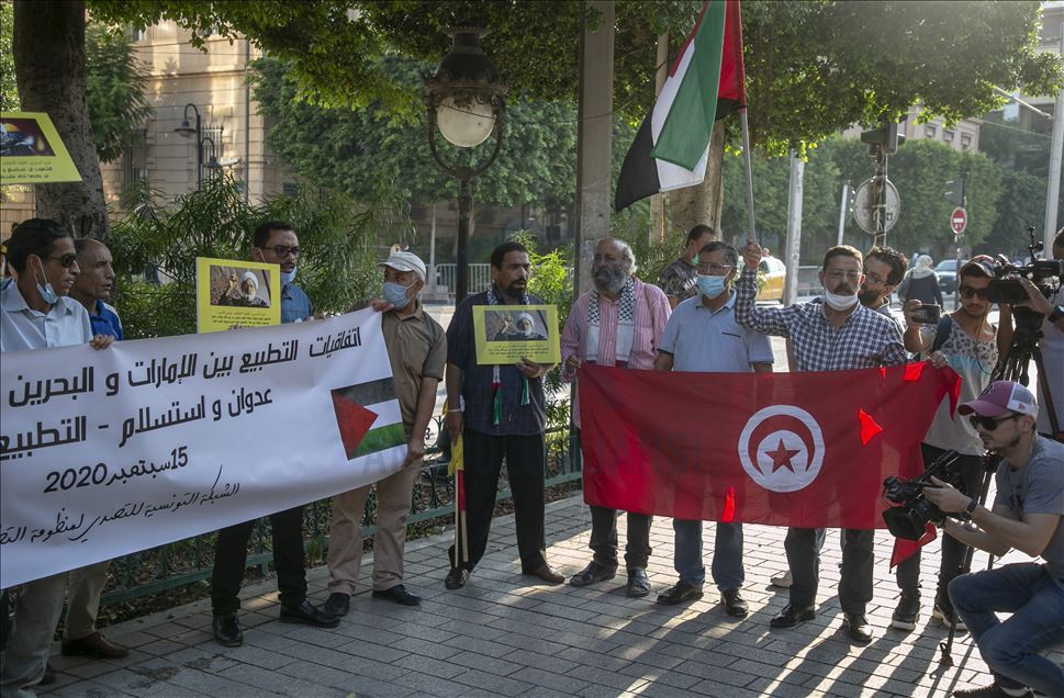 وقفة احتجاجية تونسية: "يا حكام التطبيع.. فلسطين ليست للبيع"