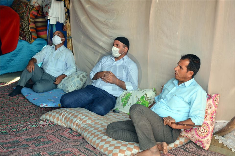 Koçerên ji herêmên germ tên Mûşê di konan da dijîn