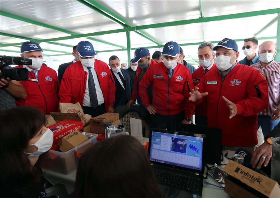 Bakanlar Varank ve Karaismailoğlu TÜRKSAT Model Uydu Yarışması'na katıldı