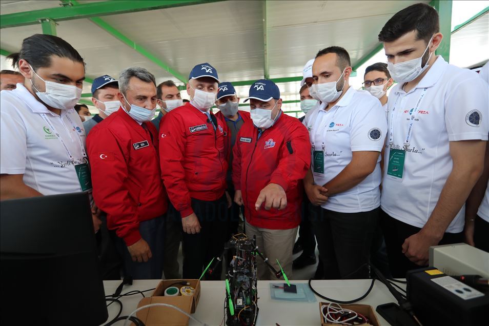 Bakanlar Varank ve Karaismailoğlu TÜRKSAT Model Uydu Yarışması'na katıldı