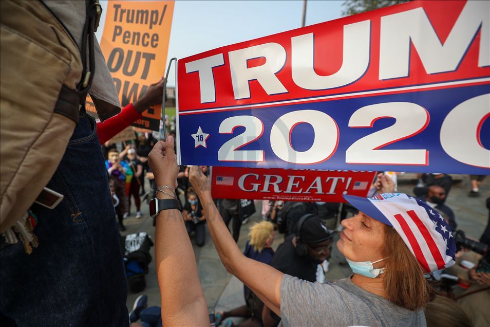 Simpatizantes y detractores de Trump se enfrentaron en el Independence Mall, en Filadelfia
