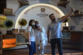 Le musée de la radio et du gramophone de Malatya, dans le centre de la Turquie, offre un voyage dans le temps grâce aux nombreux appareils exposés.