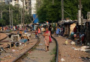 Casi tres millones de personas a punto de perder sus hogares en Nueva Delhi, India