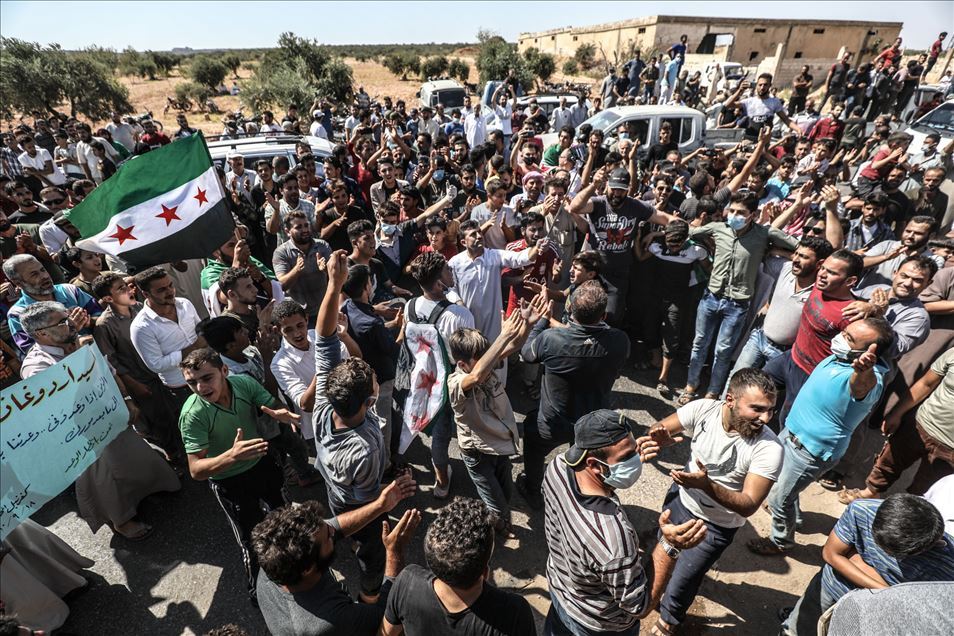 سوريا.. أهالي إدلب يتظاهرون تأييدًا للوجود العسكري التركي