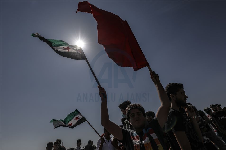 سوريا.. أهالي إدلب يتظاهرون تأييدًا للوجود العسكري التركي