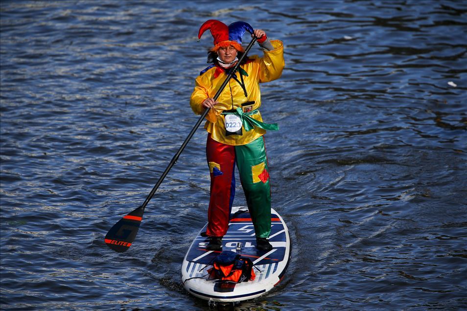 Moskova'da kürek sörfü (SUP) festivali