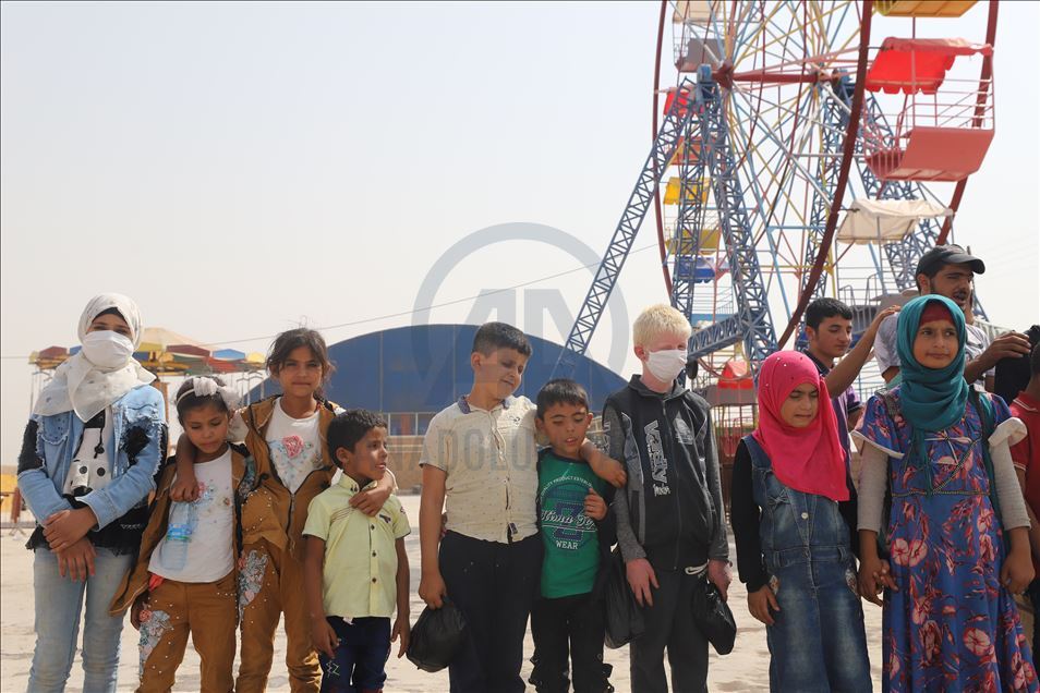 نظمتها "الإغاثة التركية".. رحلة ترفيهية لأطفال سوريين مكفوفين
