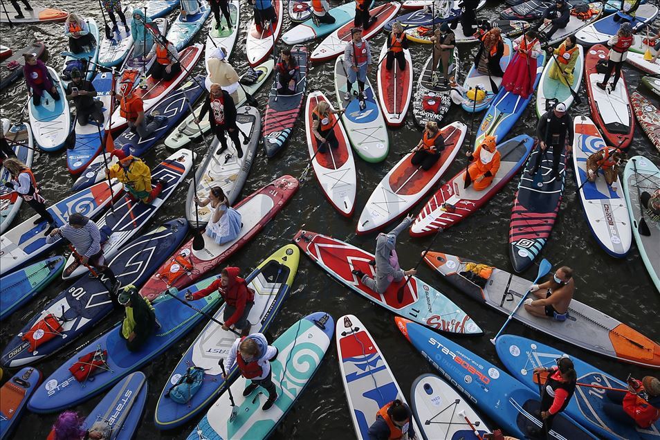 Moskova'da kürek sörfü (SUP) festivali