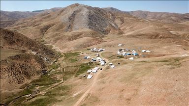 Koçerên derketibûn zozanên Bidlîsê ji bo vegerê amadehiyan dikin