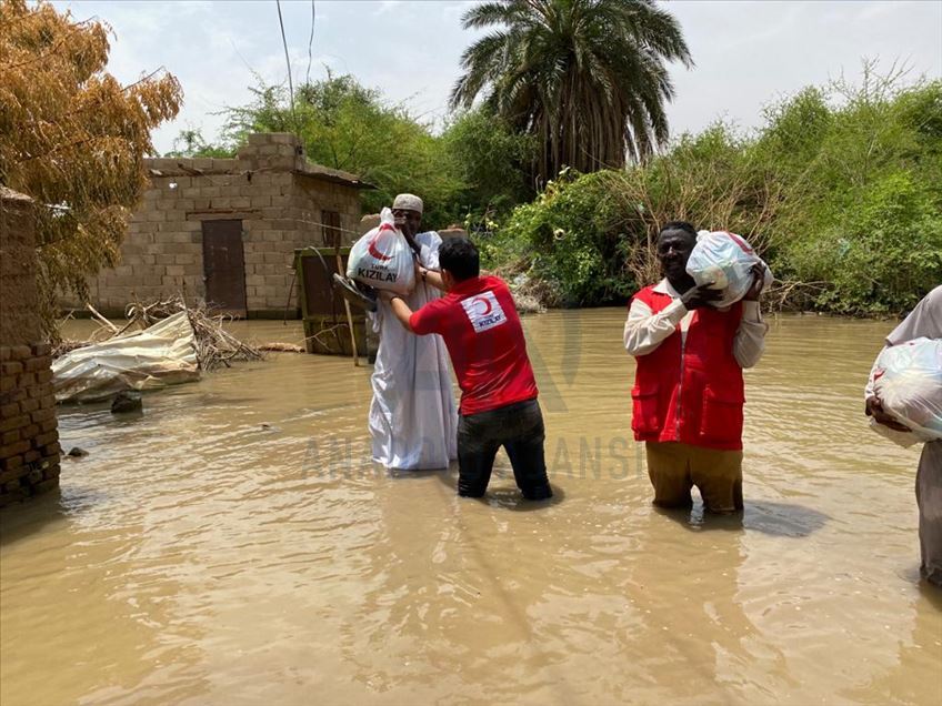 Türk Kızılay, Sudan'da sel mağduru ailelere insani yardım ulaştırdı