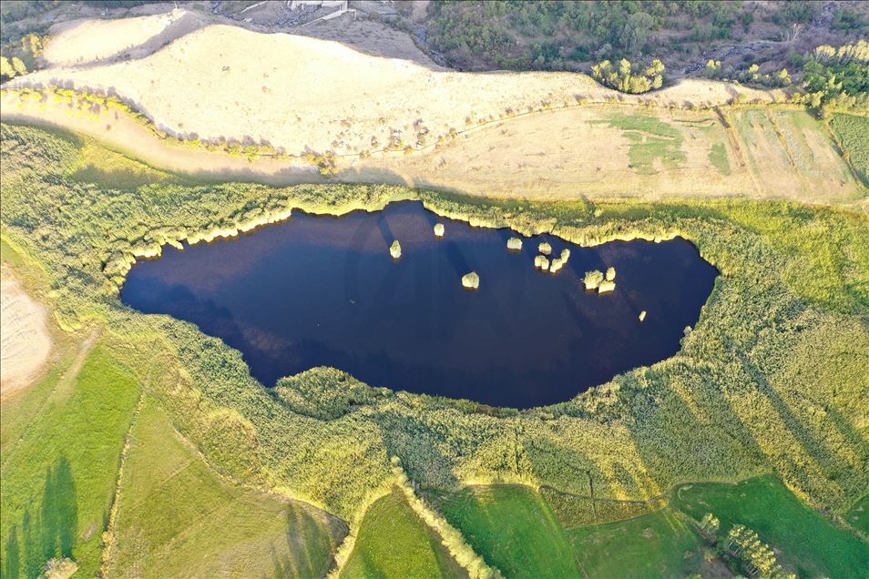 بحيرة "أوجقايا".. من روائع الطبيعة في تركيا
