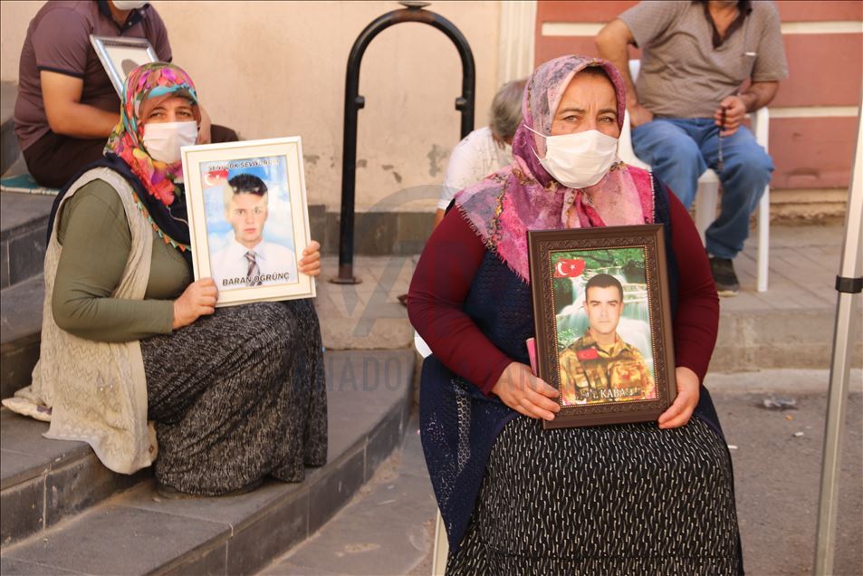 Nobeta ewladan a dayikên Diyarbekirê bi biryardarî dewam dike