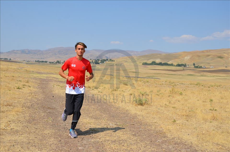 Çobanlık yaparken hazırlandı, 20 Yaş Altı Balkan Atletizm Şampiyonası'nda birinci oldu