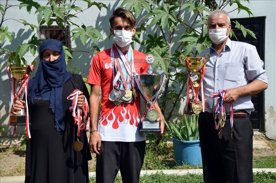 Çobanlık yaparken hazırlandı, 20 Yaş Altı Balkan Atletizm Şampiyonası'nda birinci oldu