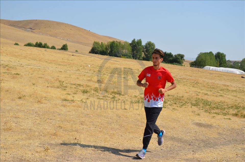 Çobanlık yaparken hazırlandı, 20 Yaş Altı Balkan Atletizm Şampiyonası'nda birinci oldu