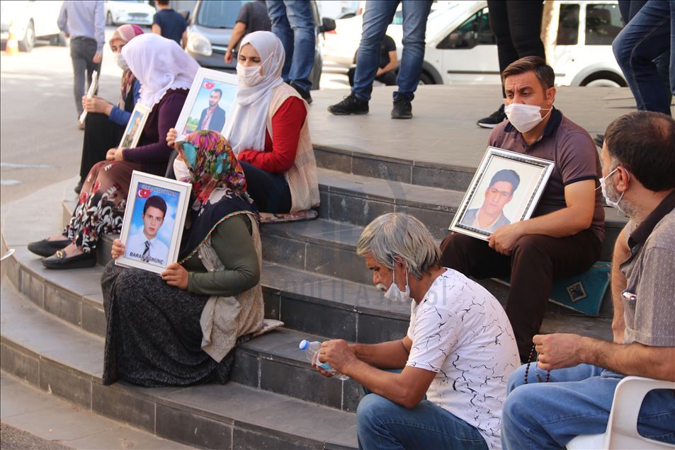 Nobeta ewladan a dayikên Diyarbekirê bi biryardarî dewam dike