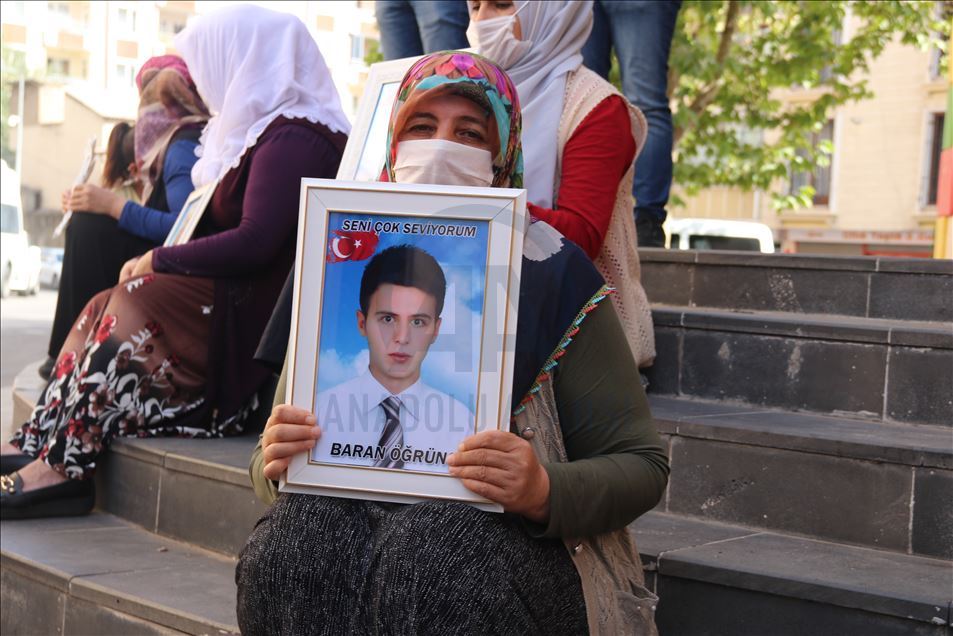 Nobeta ewladan a dayikên Diyarbekirê bi biryardarî dewam dike