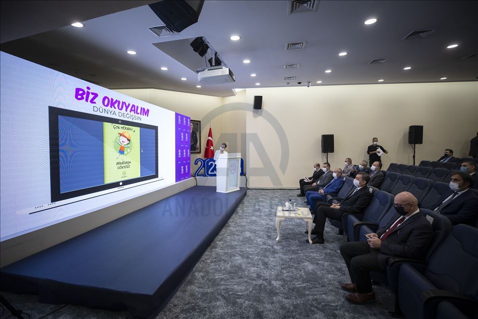 Milli Eğitim Bakanı Selçuk, Okuyan Balık Sesli Elektronik Kütüphanesi'ni tanıttı
