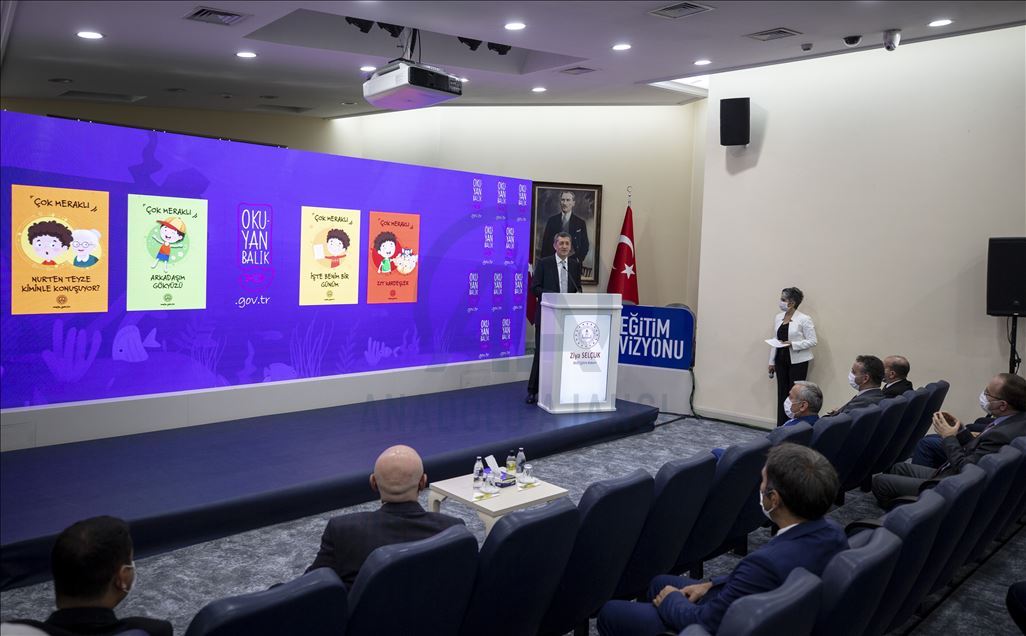 Milli Eğitim Bakanı Selçuk, Okuyan Balık Sesli Elektronik Kütüphanesi'ni tanıttı