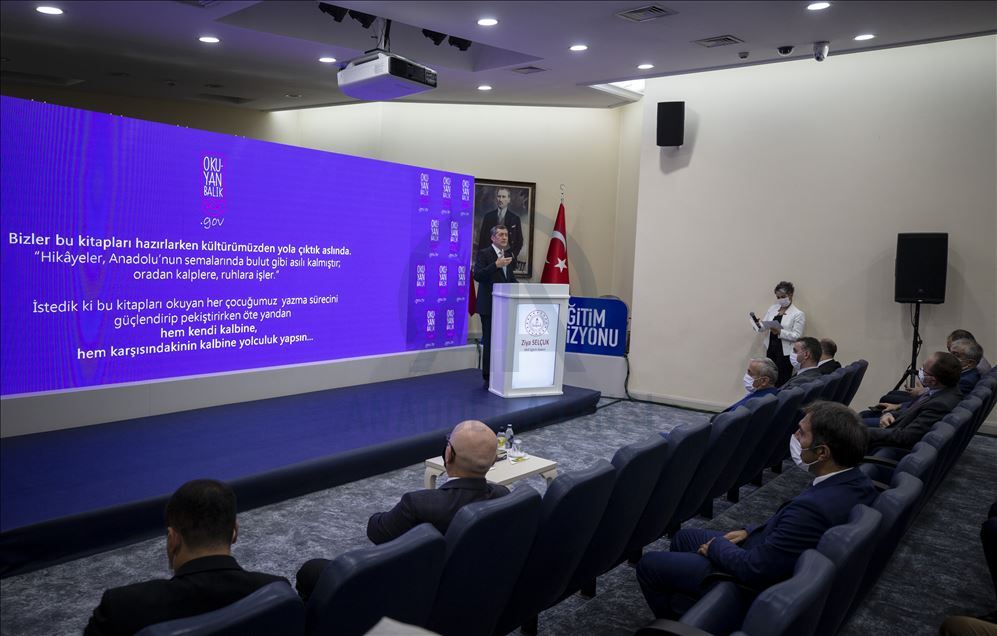 Milli Eğitim Bakanı Selçuk, Okuyan Balık Sesli Elektronik Kütüphanesi'ni tanıttı