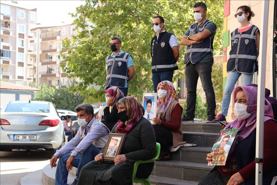 Diyarbakır annelerinden evlatlarına "teslim ol" çağrısı