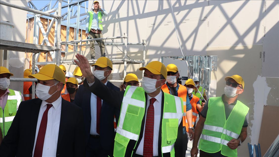 KKTC Başbakanı Tatar, Acil Durum Hastanesi inşaatında incelemelerde bulundu:
