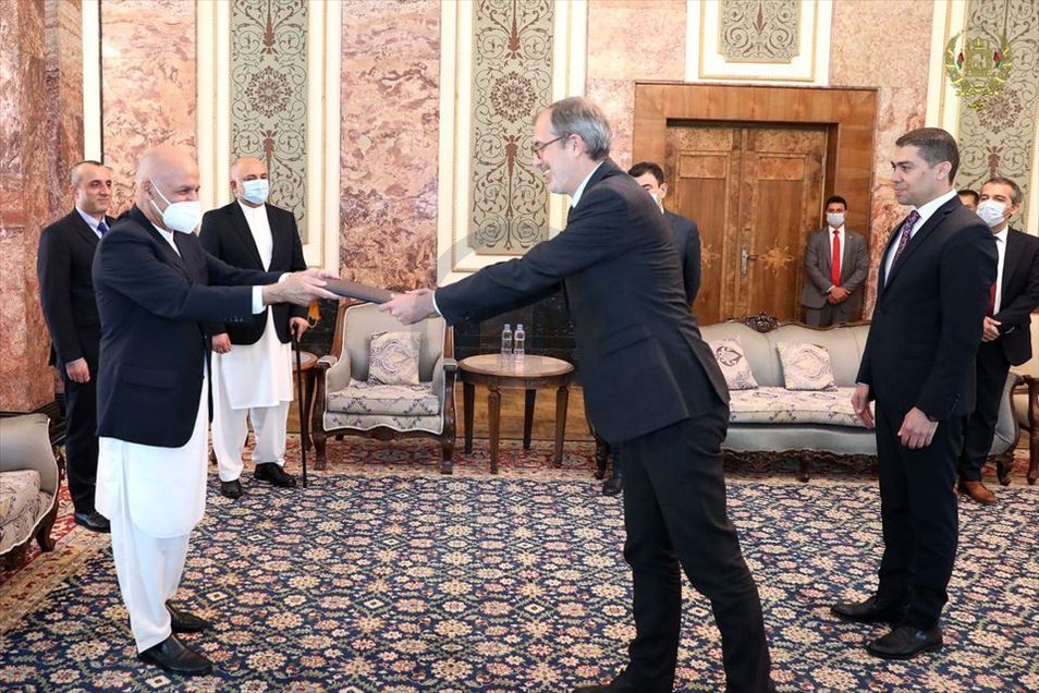 تقدیم استوارنامه سفیر جدید اتحادیه اروپا به رئیس جمهور افغانستان