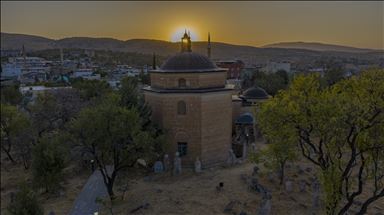 Sabah namazında 'Işık hadisesi'ni izlemek için bir araya geldiler