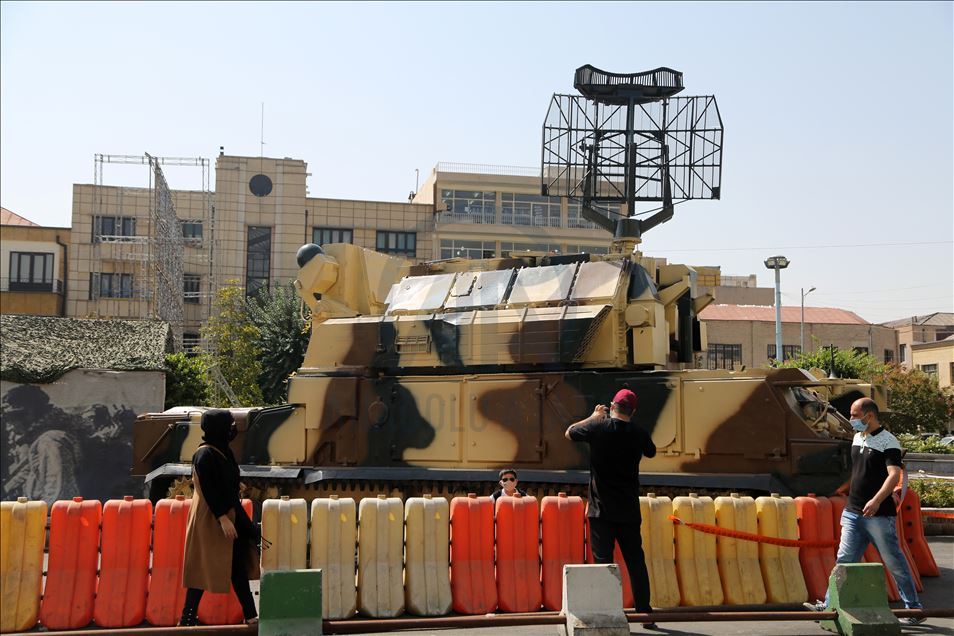 نمایش انواع موشک در میدان بهارستان تهران