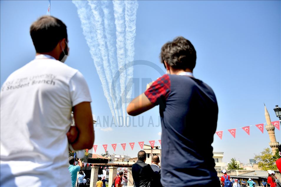 پرواز نمایشی ستارگان ترک در جشنواره تکنوفست غازیعنتپ