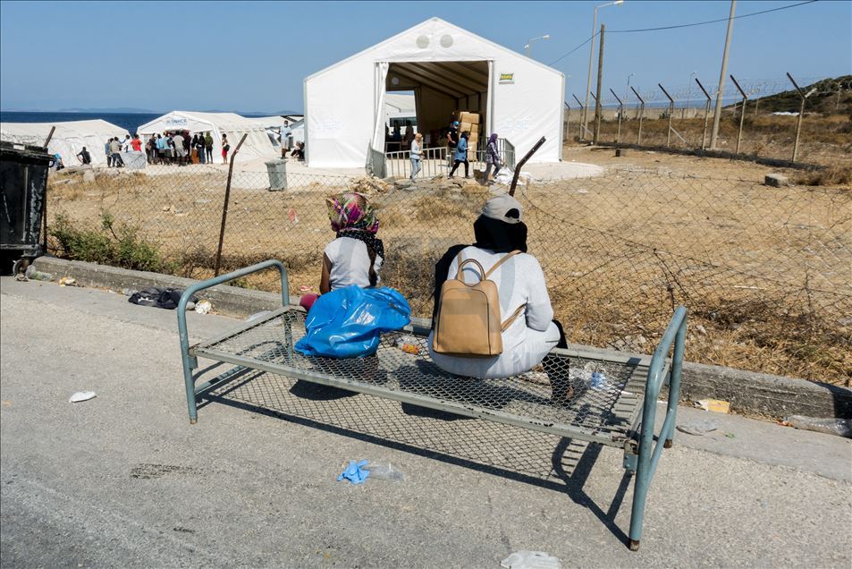 Midilli'deki sığınmacıların çilesi bitmek bilmiyor