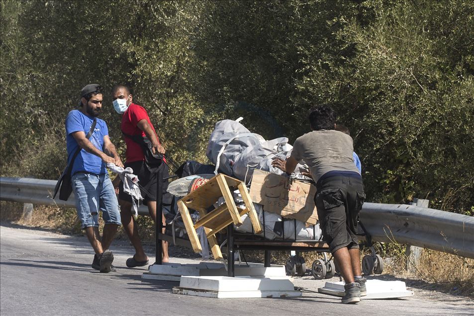 Midilli'deki sığınmacıların çilesi bitmek bilmiyor