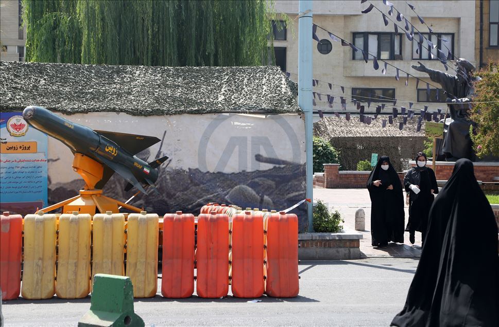 نمایش انواع موشک در میدان بهارستان تهران