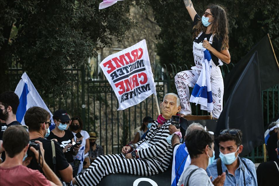 İsrail’de Netanyahu karşıtı gösterilerin sınırlandırılması kararı protesto edildi
