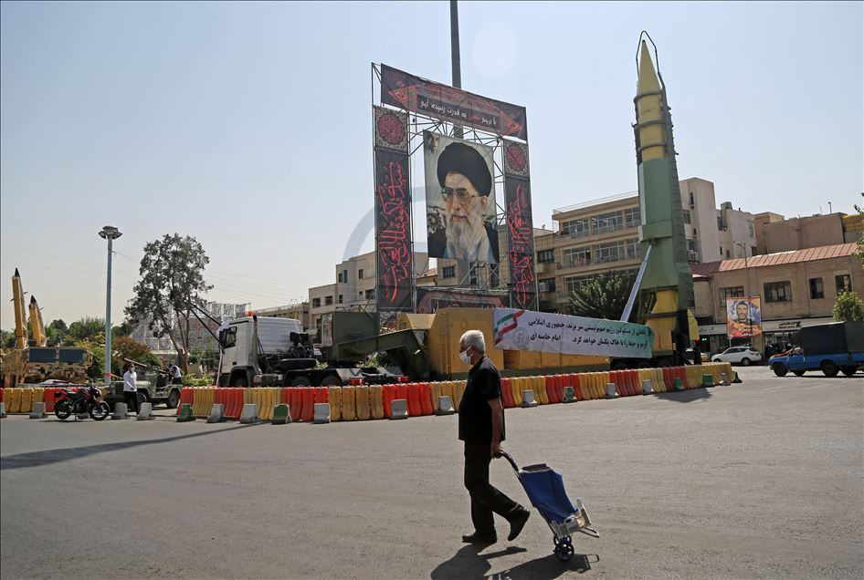 نمایش انواع موشک در میدان بهارستان تهران