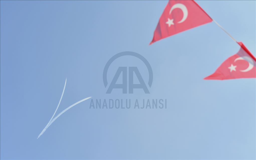 پرواز نمایشی ستارگان ترک در جشنواره تکنوفست غازیعنتپ