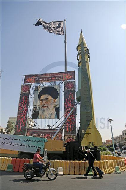 نمایش انواع موشک در میدان بهارستان تهران