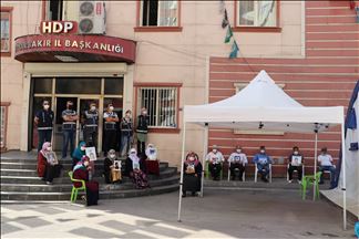 "Dayikên Diyarbekirê" kêfxweş in ku ewladekî din jî vegeriya