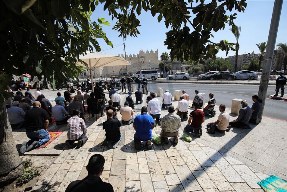 Oración del viernes en medio de la pandemia en Jerusalén