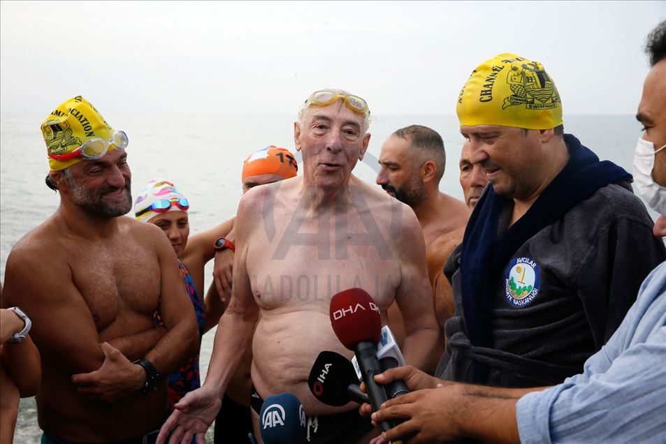 Turquía: El nadador de fama mundial, Michael Read en Estambul